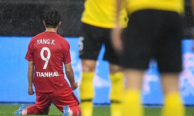意甲国米补时争议任意球绝杀尤文终结六连胜登顶引热议